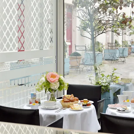 Hotel Unic Renoir Saint Germain 3*