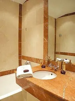 Hotel Unic Renoir Saint Germain Paryż