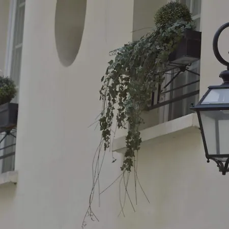 Hotel Unic Renoir Saint Germain 3*