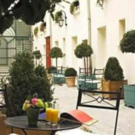 Hotel Unic Renoir Saint Germain Paris