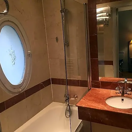 Hotel Unic Renoir Saint Germain Paris