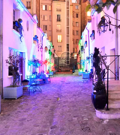 Отель Unic Renoir Saint Germain Париж