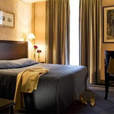 Unic Renoir Saint Germain Париж