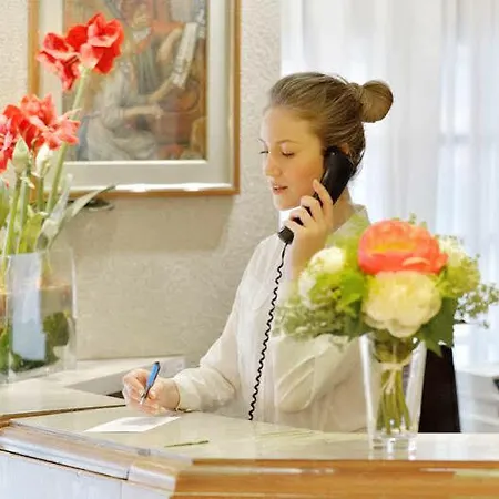 Unic Renoir Saint Germain 3* Париж