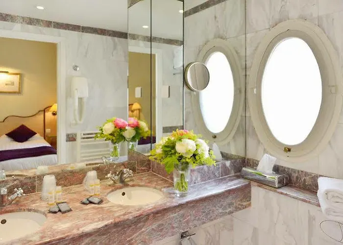 Unic Renoir Saint Germain Hotel 3*