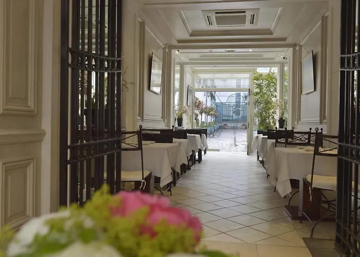 Hotel Unic Renoir Saint Germain