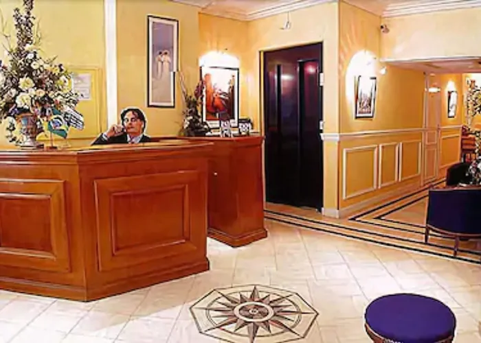 Hotel Unic Renoir Saint Germain Paris