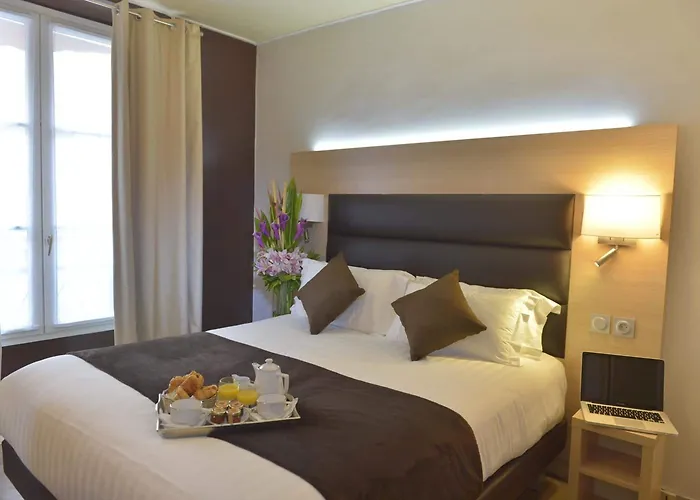 Unic Renoir Saint Germain Hotel 3*