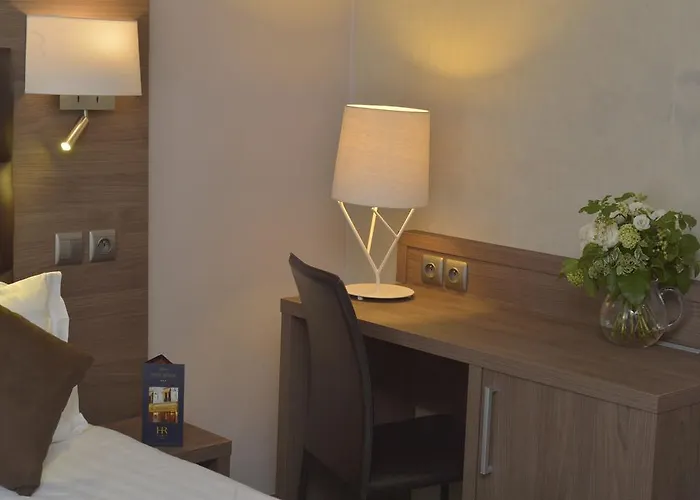 Hotel Unic Renoir Saint Germain Paris