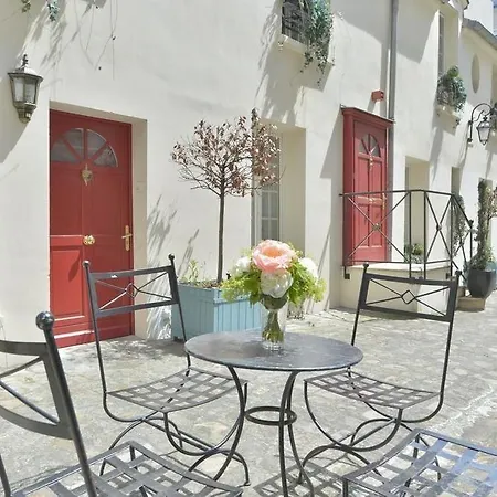 Hotel Unic Renoir Saint Germain Paris