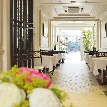 Hotel Unic Renoir Saint Germain 3*